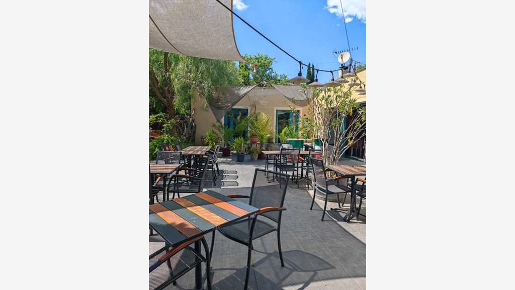 FDC restaurant avec terrasse à vendre à Leucate