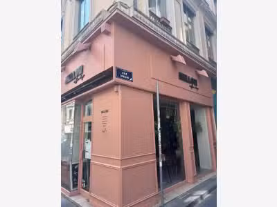 Vente très belle affaire d'angle à Lyon 69001