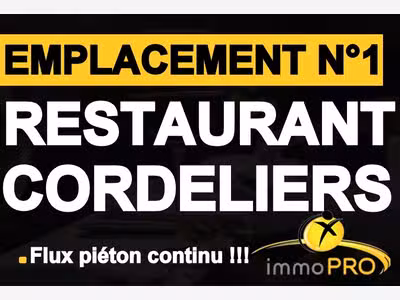 Emplacement Numéro 1!!! Ce restaurant d'environ 