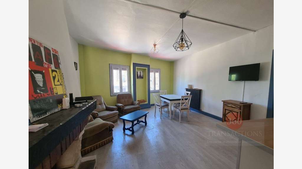 A murs et FDC brasserie + appart 65m² à Malemort