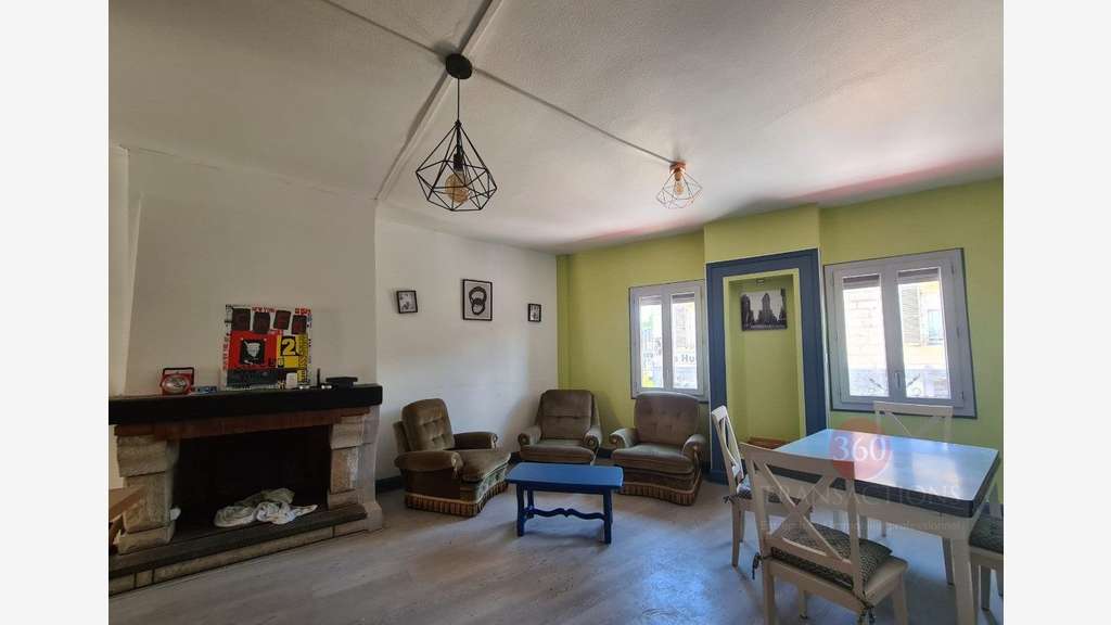 A murs et FDC brasserie + appart 65m² à Malemort