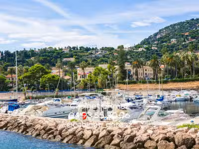 A vendre restaurant en bord de mer à Mandelieu