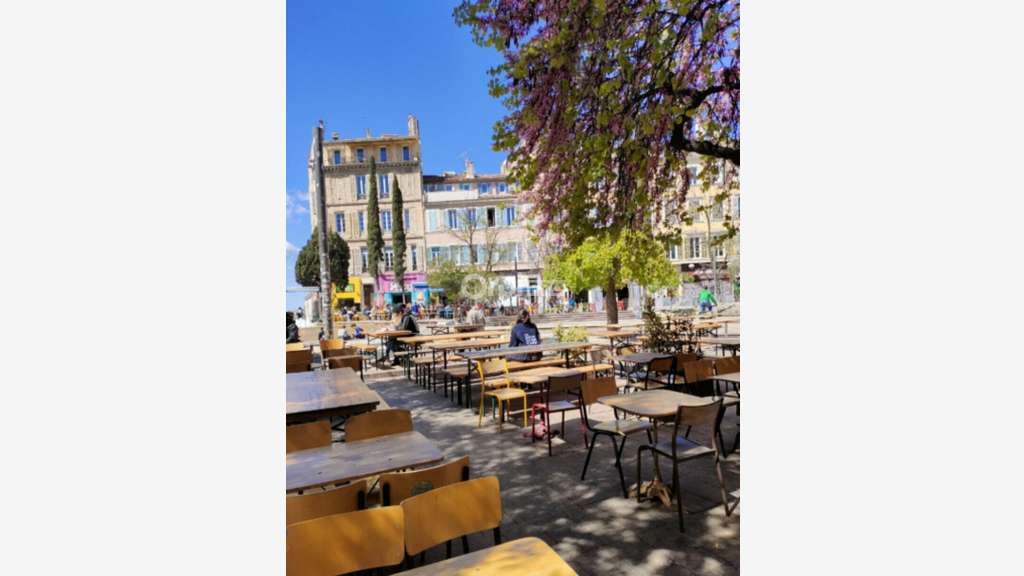AV restaurant d'exception à Marseille Cours Julien