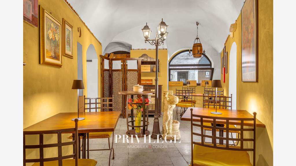 Vente restaurant bar à vin de charme à Menton