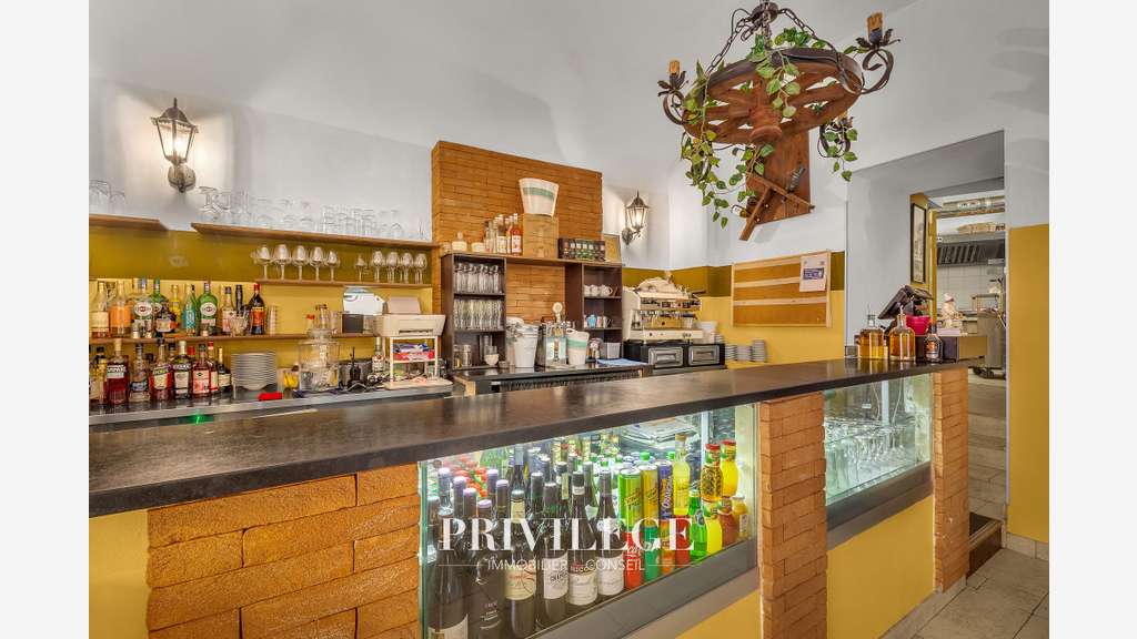 Vente restaurant bar à vin de charme à Menton