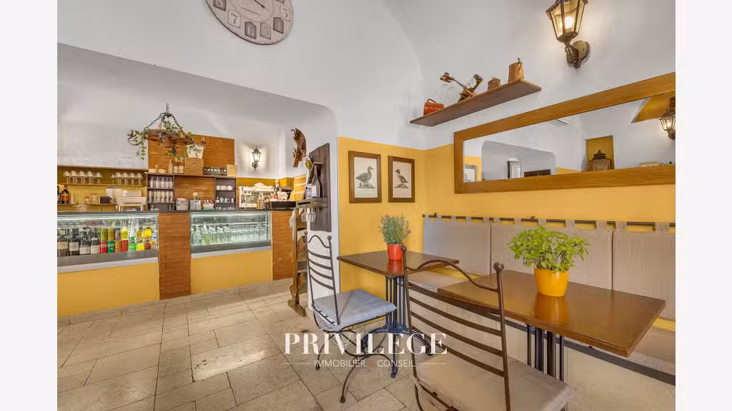 Vente restaurant bar à vin de charme à Menton