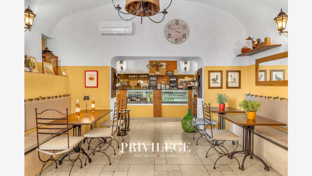 Vente restaurant bar à vin de charme à Menton