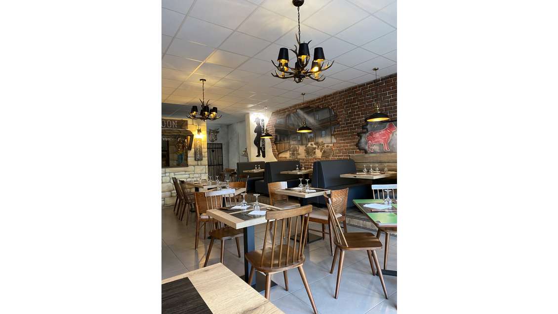 SUPER EMPLACEMENT POUR FAST FOOD OU RESTAURANT