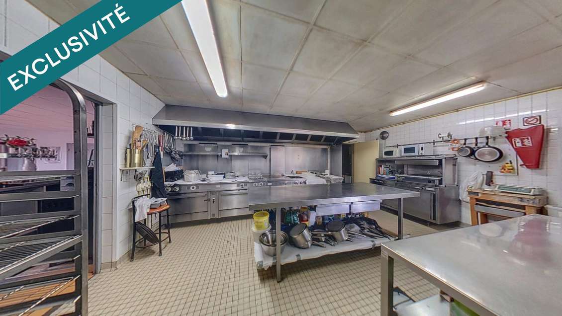 Cède restaurant avec terrain & parkings dept 77