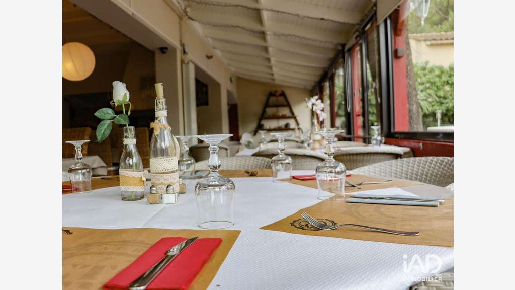 Restaurant à Mornas