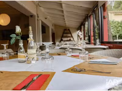 Restaurant à Mornas