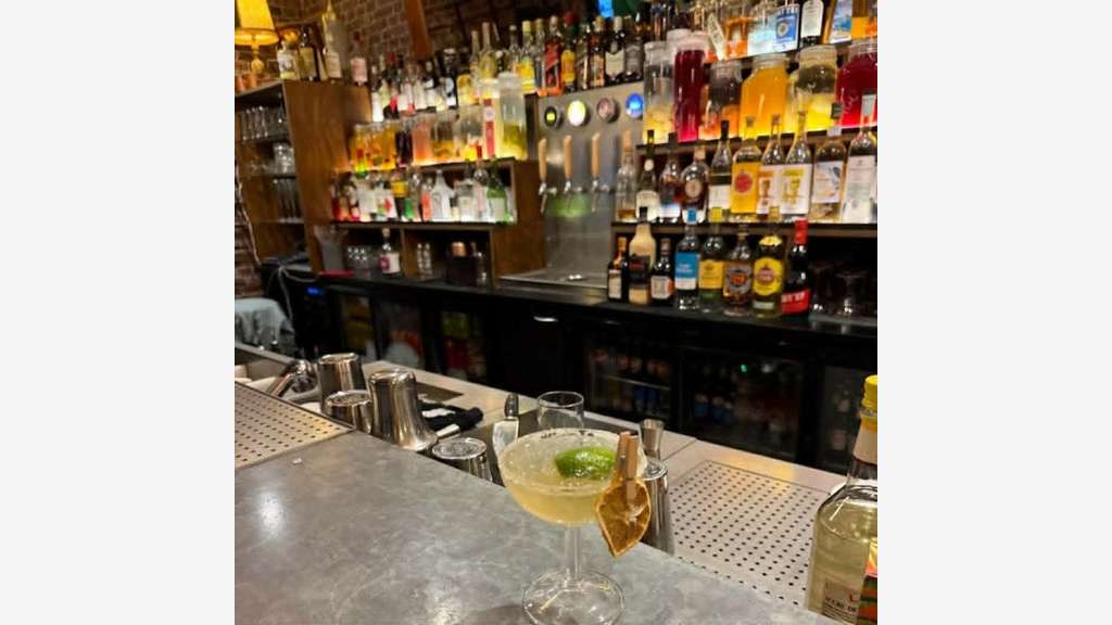 Bar restaurant à vendre en centre ville du 44