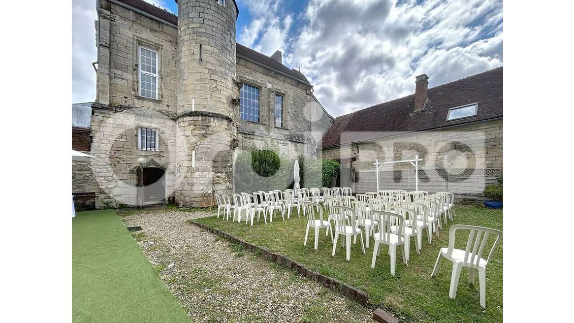 Vente FDC salle de réception à Neuilly-En-Thelle