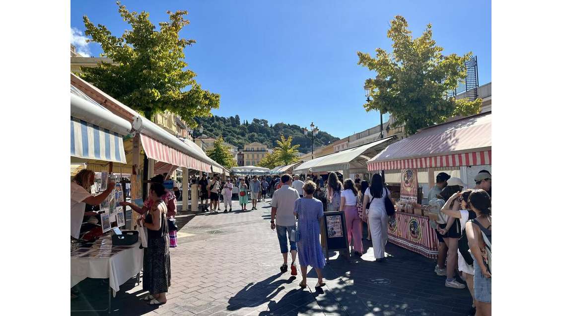 AV parts brasserie neuve cours Saleya à Nice