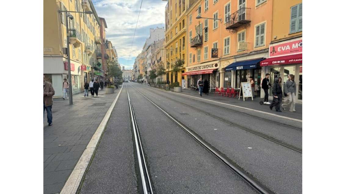 AV restaurant 80m² avec terrasse angle de rue Nice