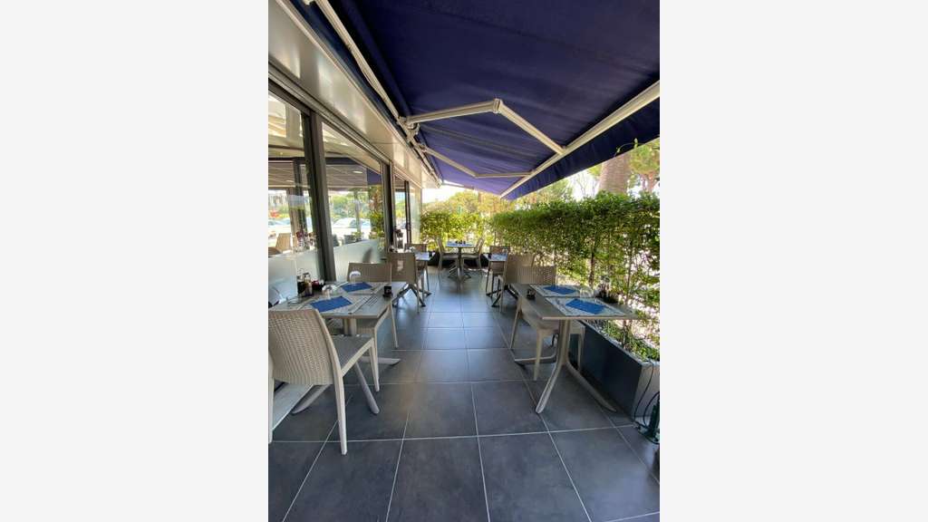 AV très beau restaurant zone comm dynamique Nice