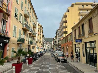 A vendre restaurant neuf en angle à Nice centre