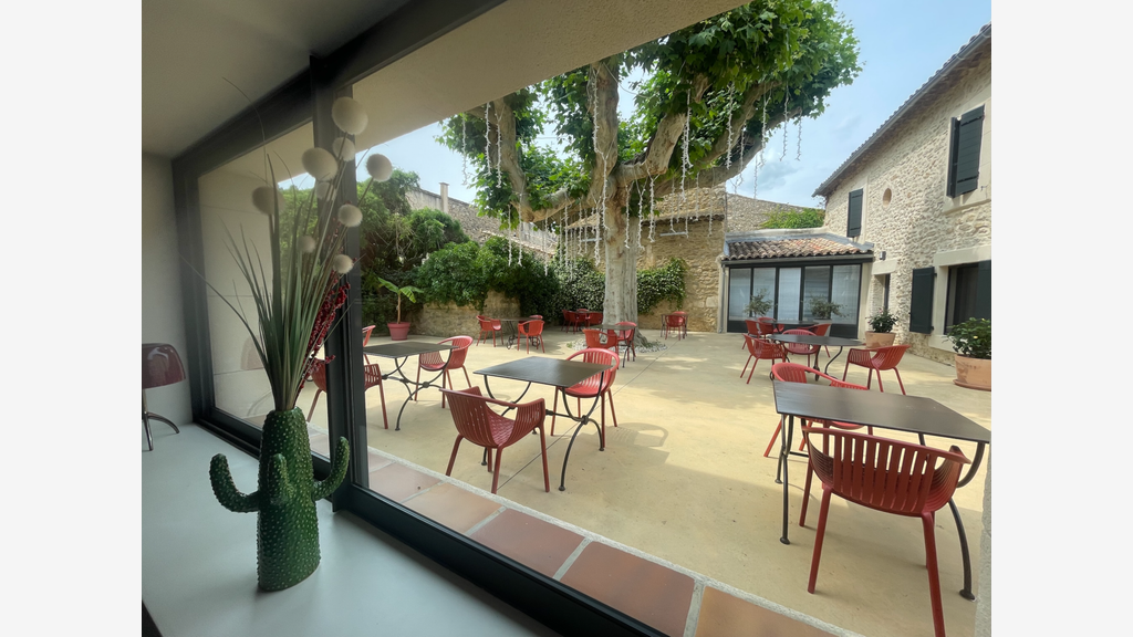 Cède restaurant murs et log village touristique 30