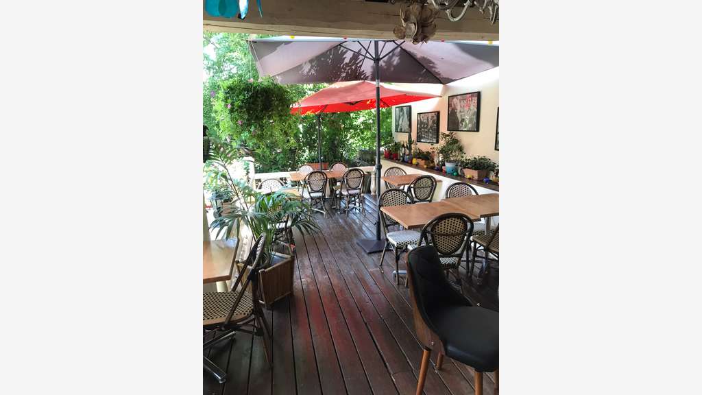 Vente restaurant de charme fort potentiel à Nîmes