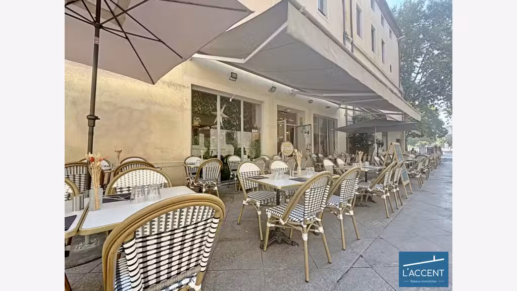 Vente superbe restaurant rue passante de Nîmes