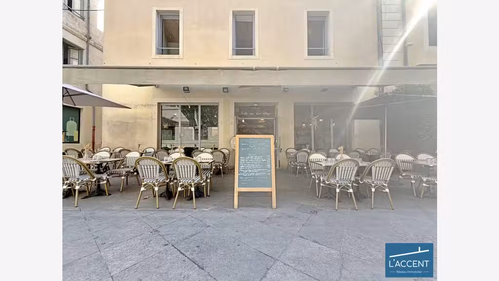 Vente superbe restaurant rue passante de Nîmes