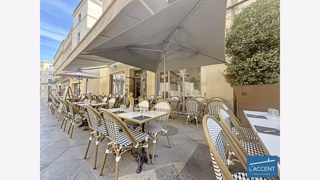 Vente superbe restaurant rue passante de Nîmes