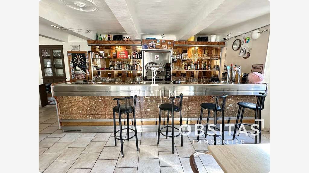 Bar restaurant à vendre en Provence à Ongles