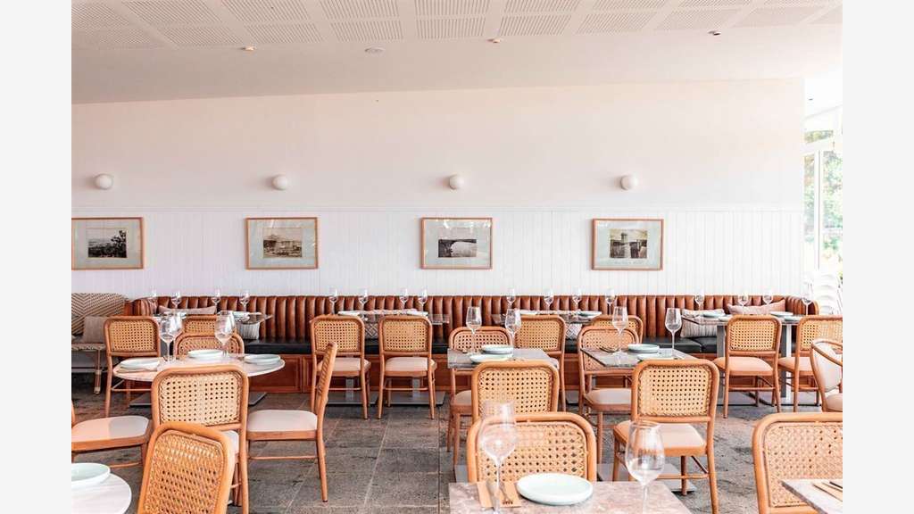 AV Restaurant dans quartier résidentiel recherché