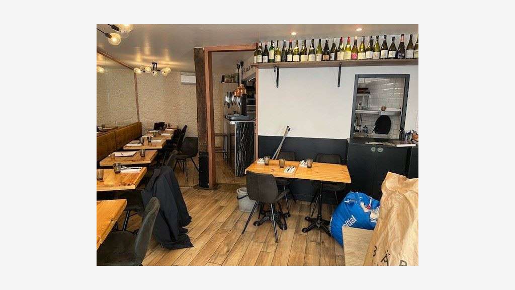 Cède restaurant à Paris 18 Montmartre rue Durantin