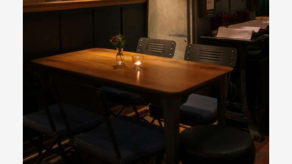 Restaurant angle terrasse Mairie du 18e