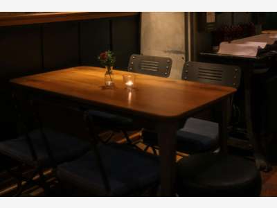 Restaurant angle terrasse Mairie du 18e