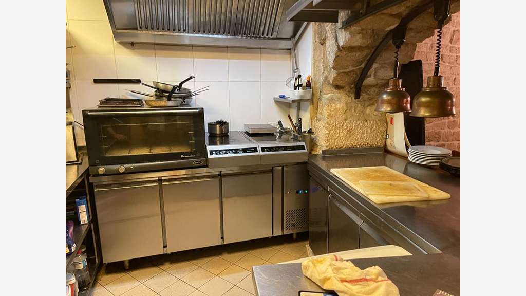 AV restaurant d'angle 100m² 50 places Paris 75013