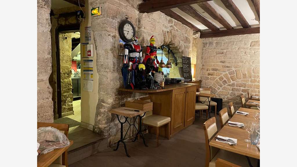 AV restaurant d'angle 100m² 50 places Paris 75013