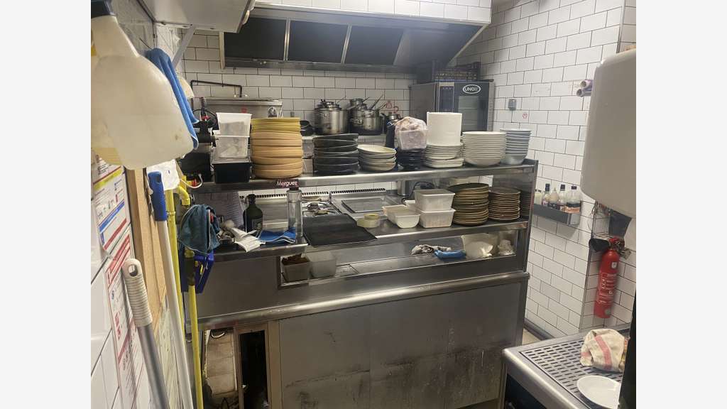 Bar brasserie  à vendre Paris 75011 quartier animé
