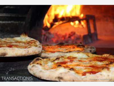 Grande Pizzeria en zone commerciale