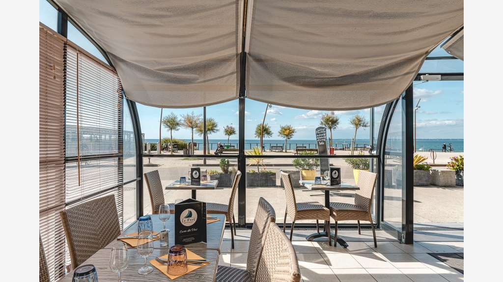 Vente restaurant grande capacité bord de mer 66