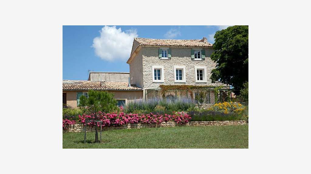 FONDS ET MURS GITESCHAMBRES D'HOTES - EXCLUSIVITE