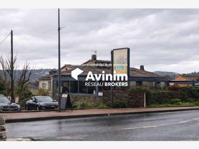 AV restaurant bistronomique avec murs à Peymeinade