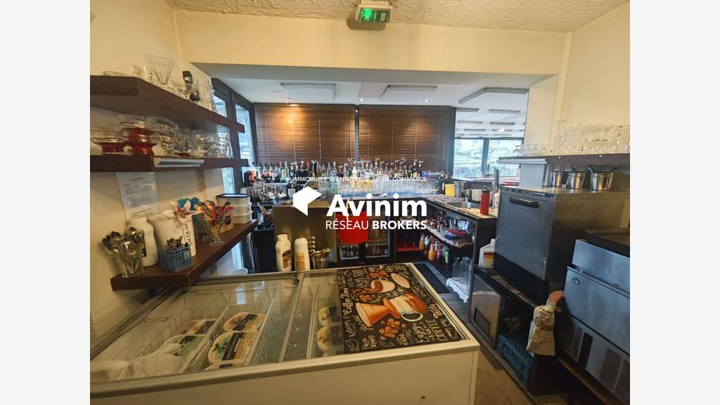 AV restaurant bistronomique avec murs à Peymeinade