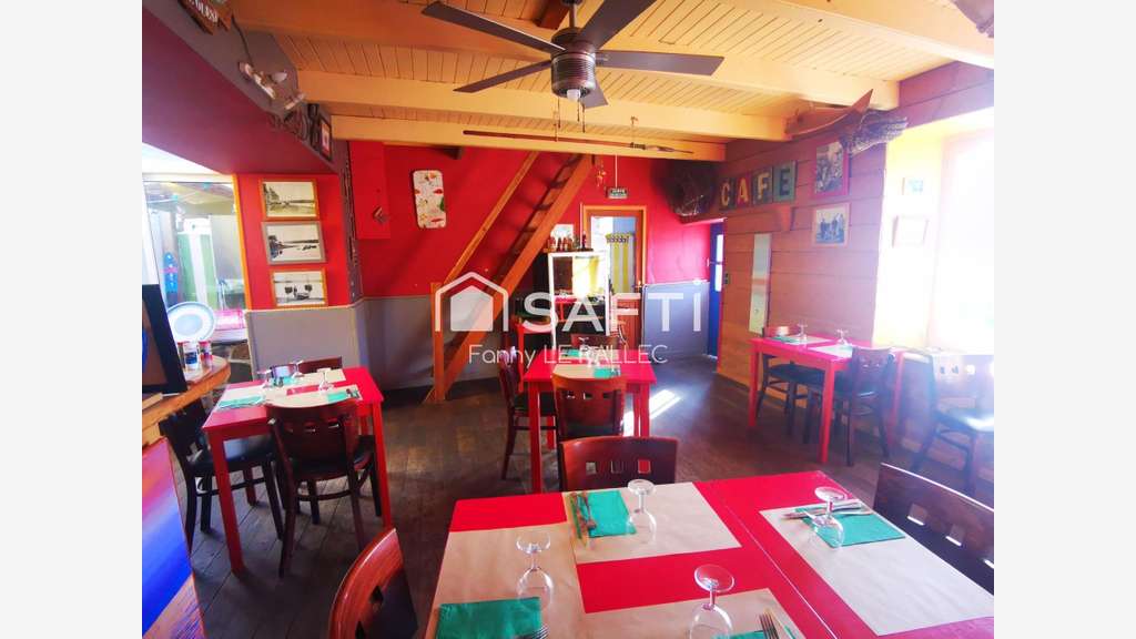 Vente restaurant les pieds dans l'eau à Plouguiel
