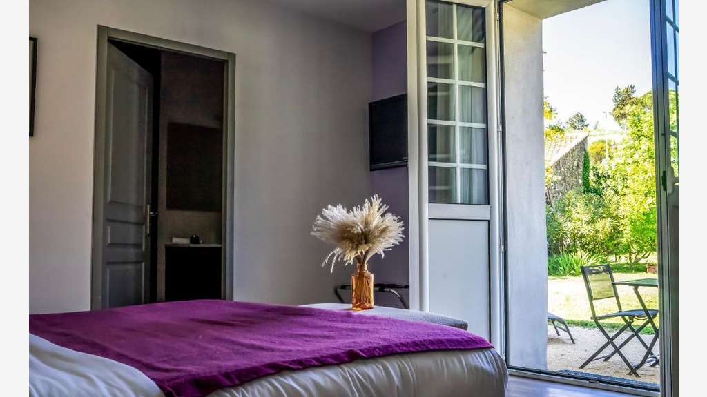 HOTEL-RESTAURANT DE CHARME - DROME PROVENCALE