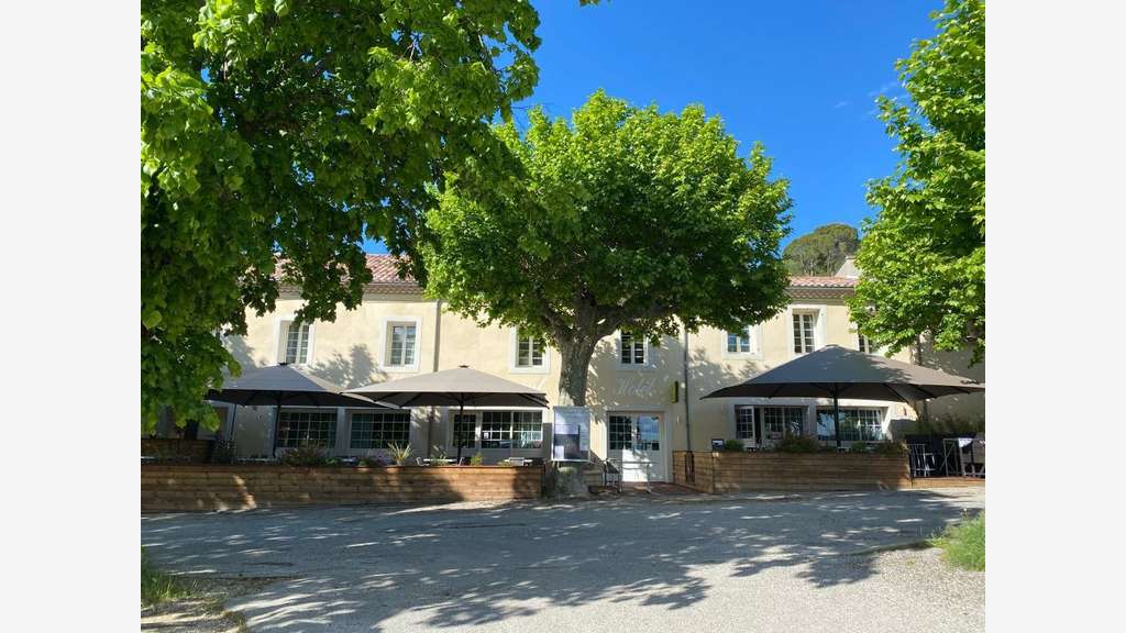 HOTEL-RESTAURANT DE CHARME - DROME PROVENCALE