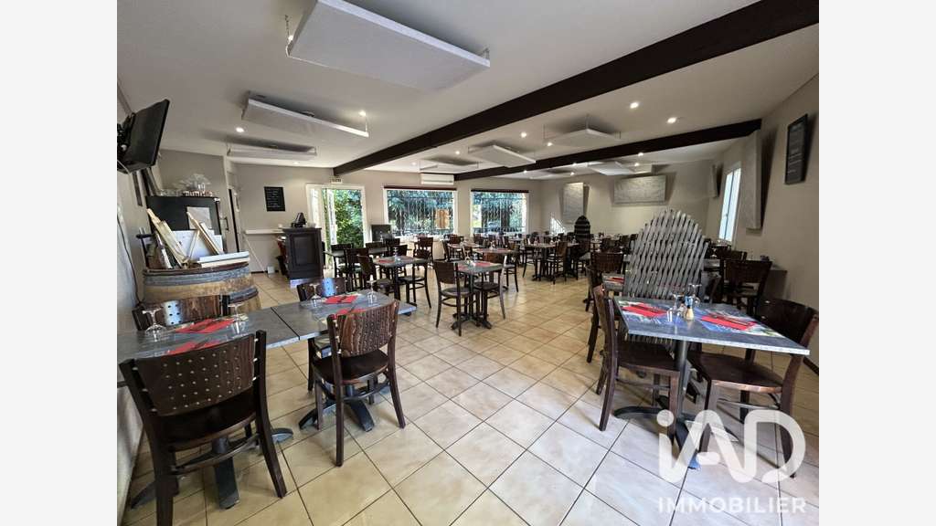 Vente bar restaurant en centre village de Roaix