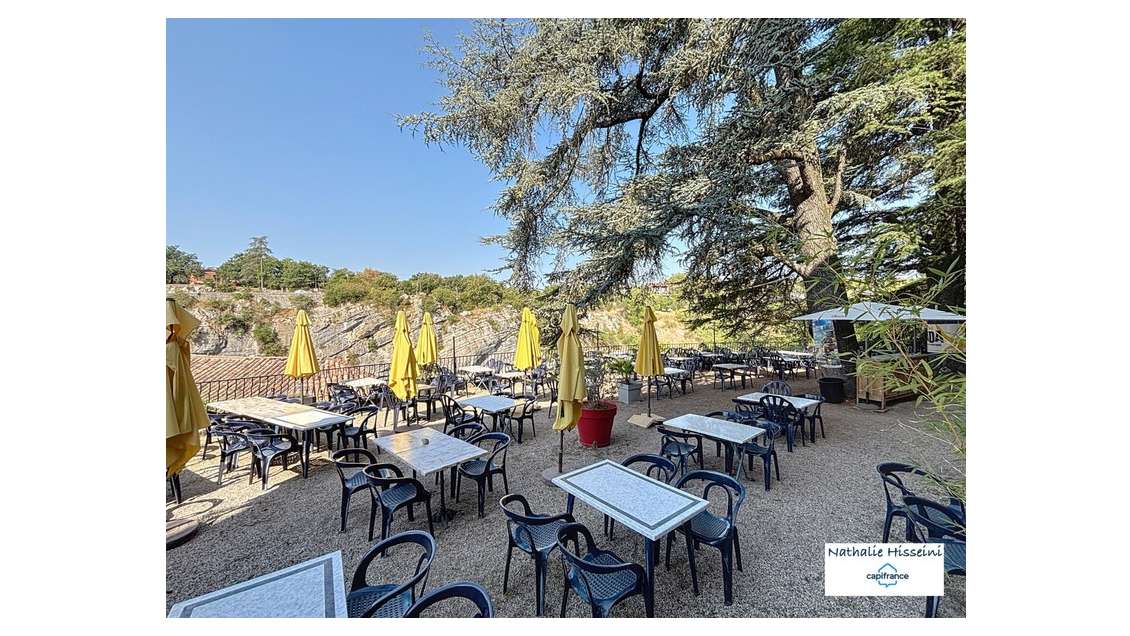 Vente murs + fonds bar-restaurant centre de Ruoms