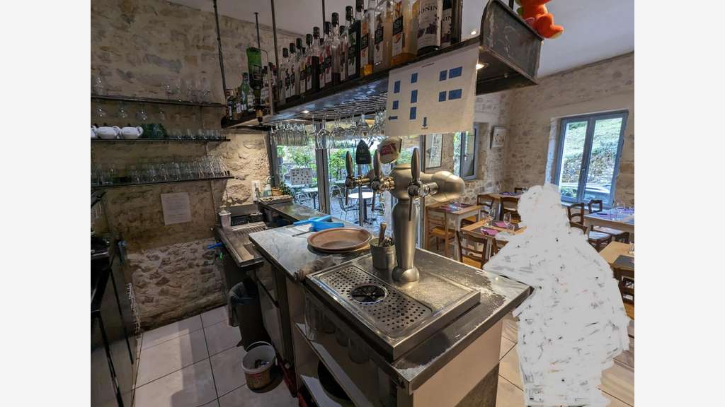 Vente bar restaurant de 220m² à Saint-Cirq-Lapopie