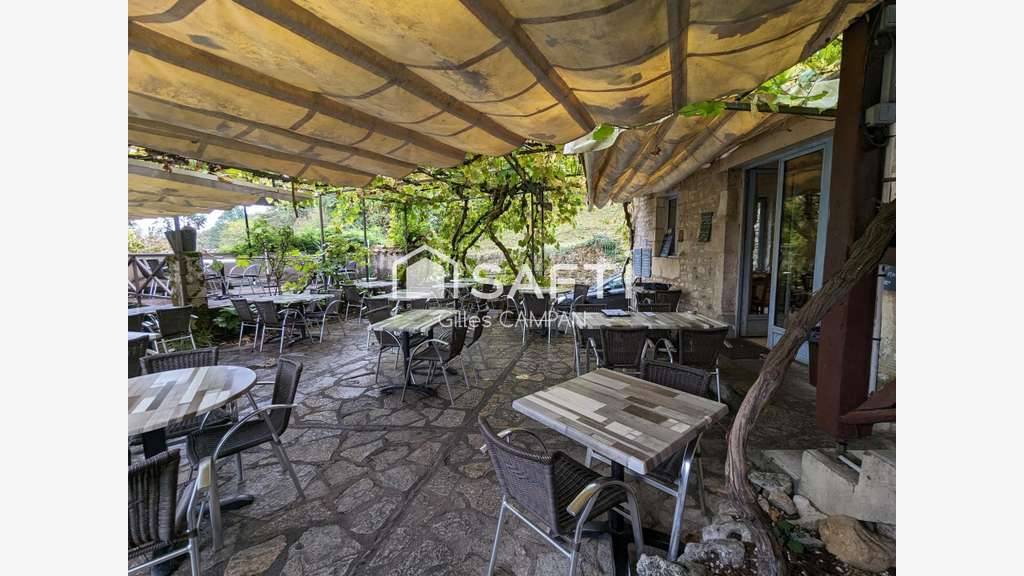 Vente bar restaurant de 220m² à Saint-Cirq-Lapopie