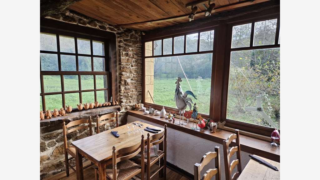 Cède restaurant gîte 100m² Saint Front sur Lemance