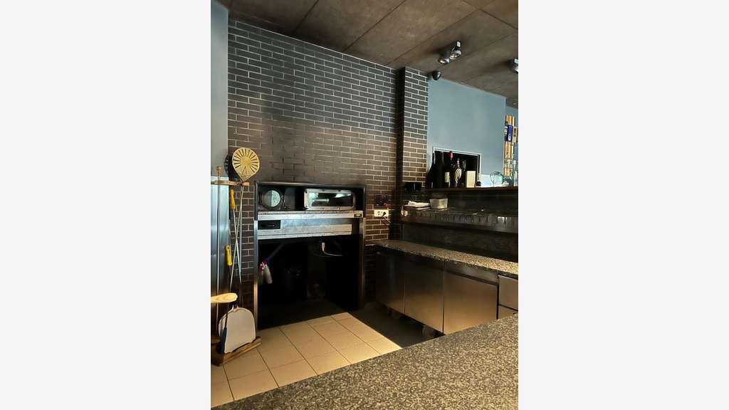 RESTAURANT CORBEIL FDS EN ZAC