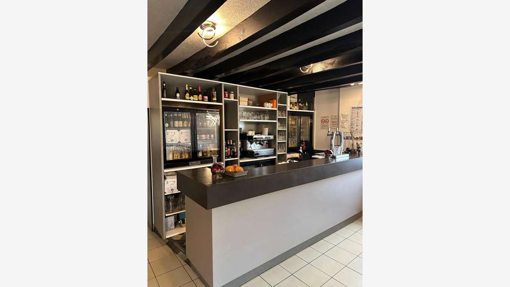 Vente Bar-restaurant routier à St-Jean-de-la-Motte