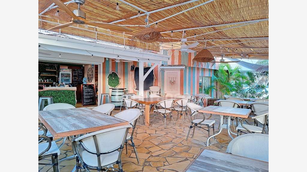 A vendre restaurant face à la marina à St Martin
